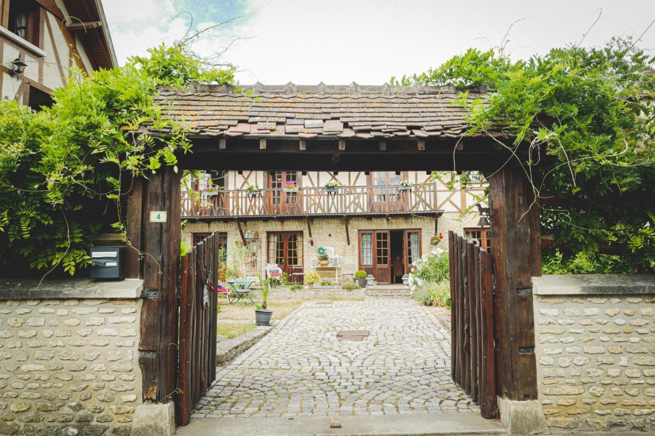 Au Fil De L'Eau & Gite "Le Jardin Du Moulin" Fourges Eksteriør bilde